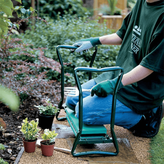 Garden Kneeler - Mateo Starr